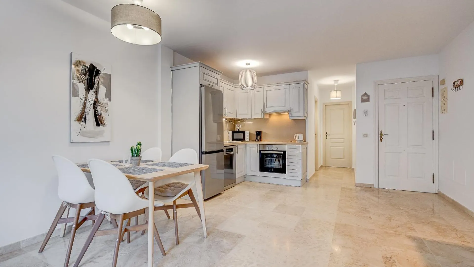 Paraiso Palm Mar Beautiful & Bright Renovated Apartment With Air Conditioning