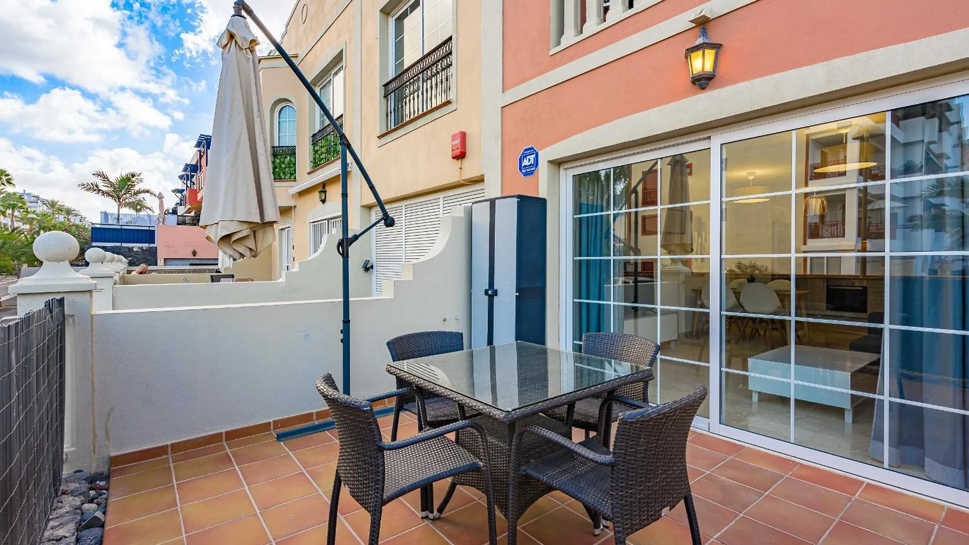 Paraiso Palm Mar Beautiful & Bright Renovated Apartment With Air Conditioning  Palm-mar